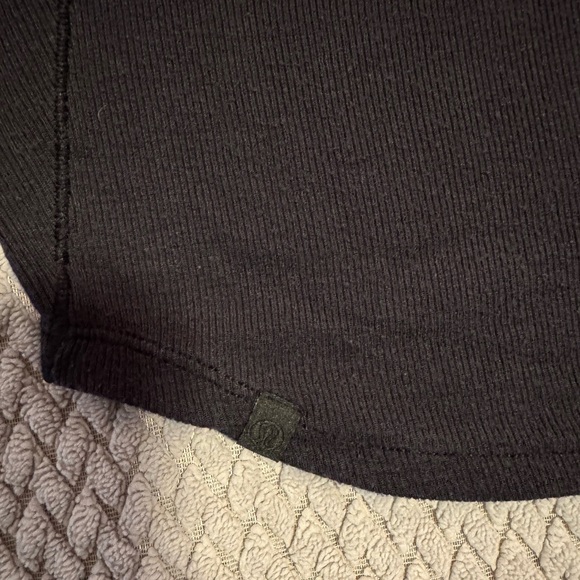 Lululemon Black Tank EUC Size 2 - Picture 3 of 3